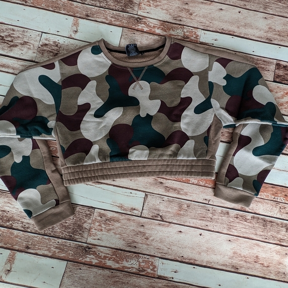 Balance Athletica crop sweatshirt - Picture 1 of 6